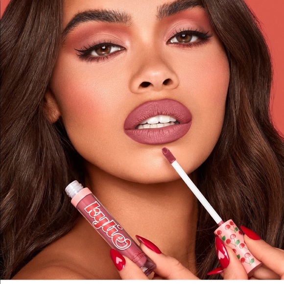 Beautiful Authentic Limited edition Kylie Cosmetics About Last Night lip kit.